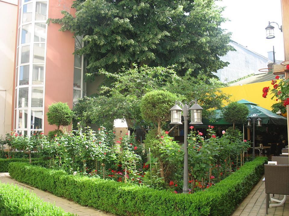 Marshal Hotel Бухарест Экстерьер фото